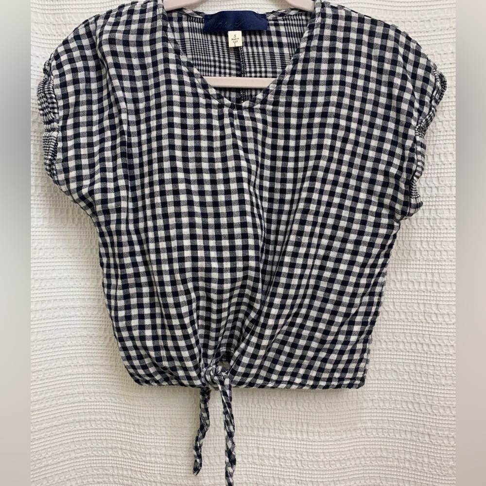 Francesca’s Gigi Gingham Tie Front Top
